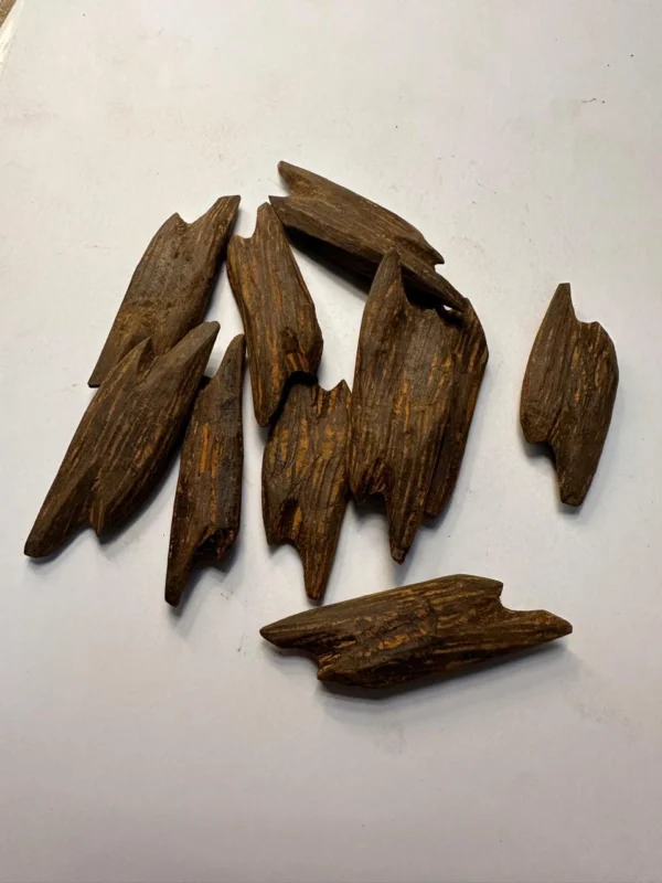 أوقية عود محسن مميز 305