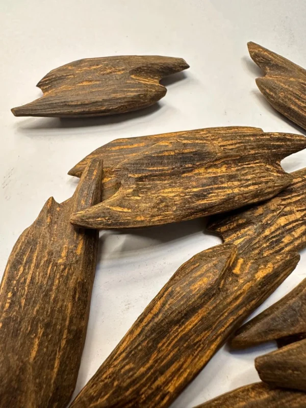 أوقية عود محسن مميز 305